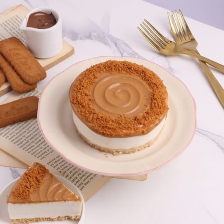 Blissful Lotus Biscoff Cake-picture-37