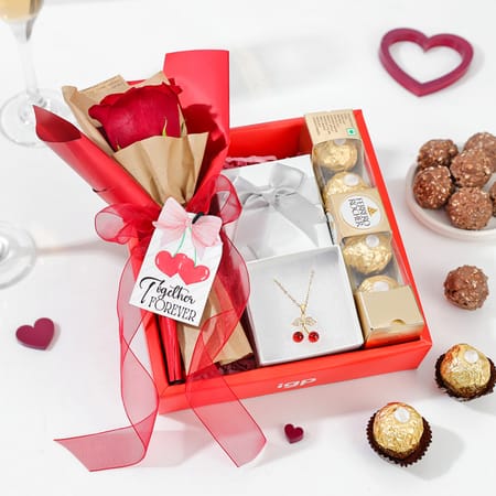 Blooms And Chocolates Valentines Day Gift Hamper