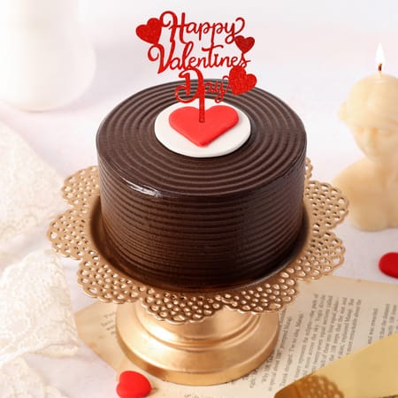 Charming Heart-Topped Truffle Cake for Valentine's Day (300g)-image-28