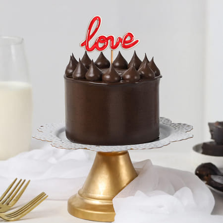 Chocolate Crown Valentine's Day Cake-image-49