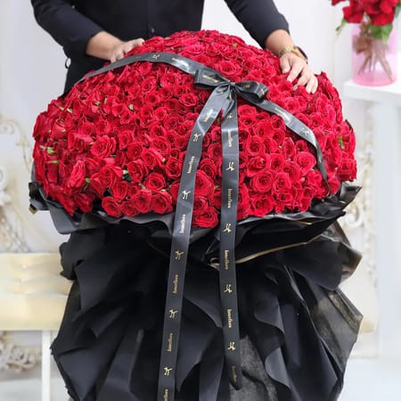Eternal Elegance Roses Bouquet - 1000 Stems-picture-12