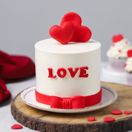 Heartfelt Red Velvet Cake (300 Gm)