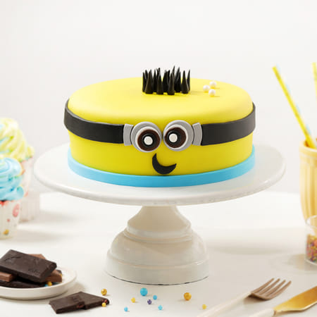 Minion Mania Fondant Cake (3 kg)-image-4