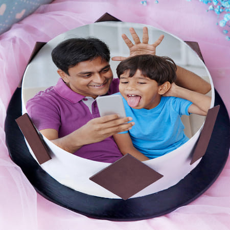 Selfie with Dad Scrumptious Photo Cake-picture-23