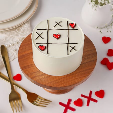 Tic-Tac-Toe Vanilla Cake For Valentine's Day (300g)-image-22