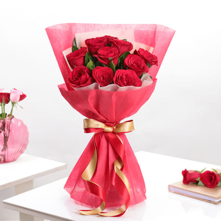 Velvety Red Karwa Chauth Bouquet-picture-42