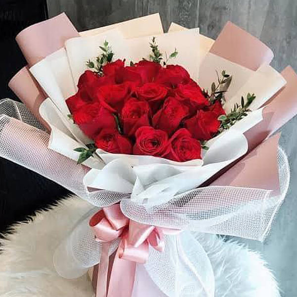 12 Holland roses