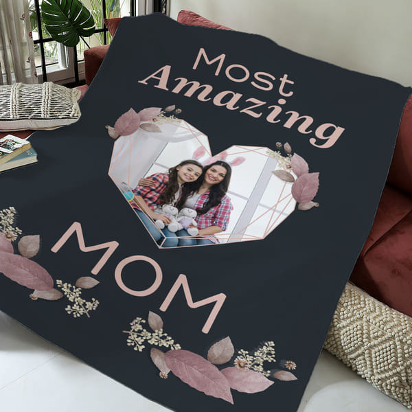 Amazing Mom Personalized Single Fleece Blanket