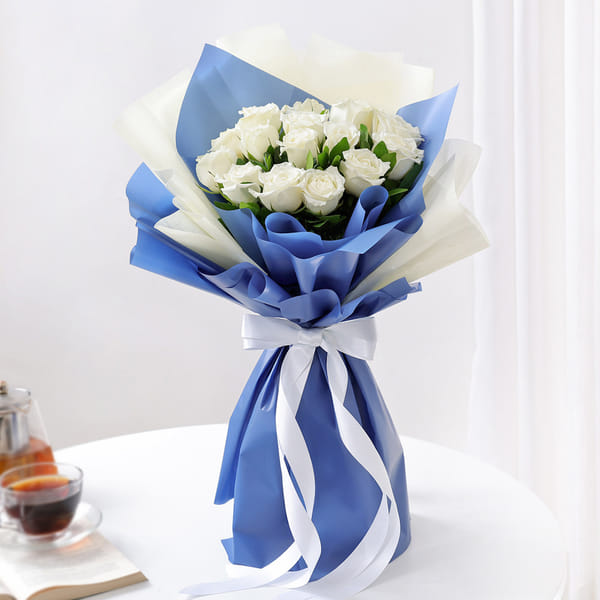 Beautiful Bunch of 15 White Roses