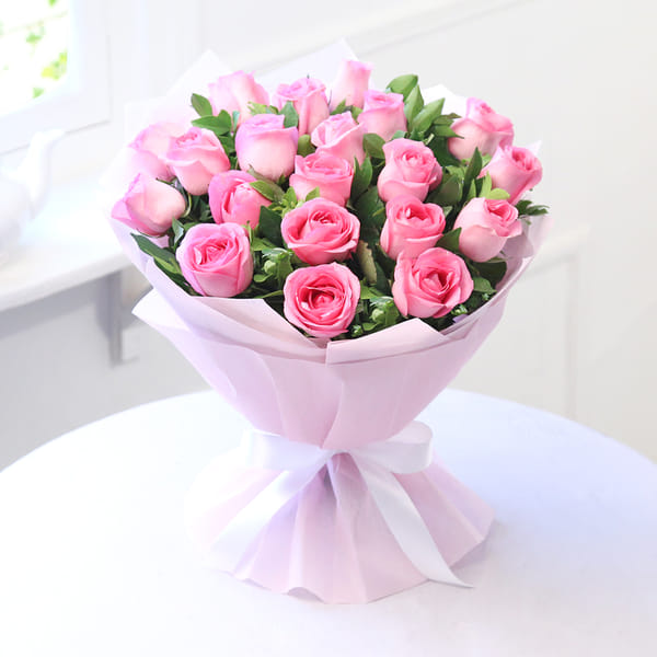 Beautiful Bunch of 20 Pink Roses