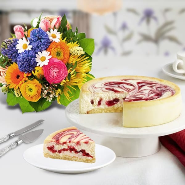 Berries Swirl Cheesecake & Fresh Mixed Flowers Combo