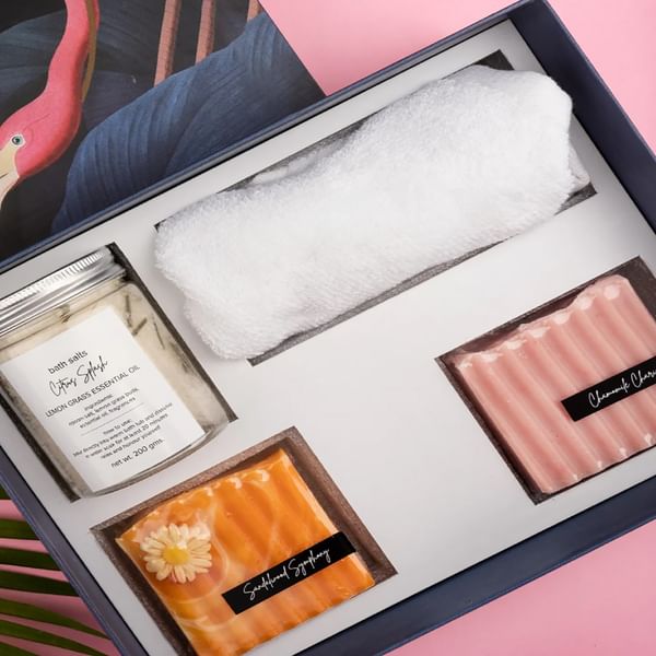 Body Bliss Flamingo Retreat Gift Set