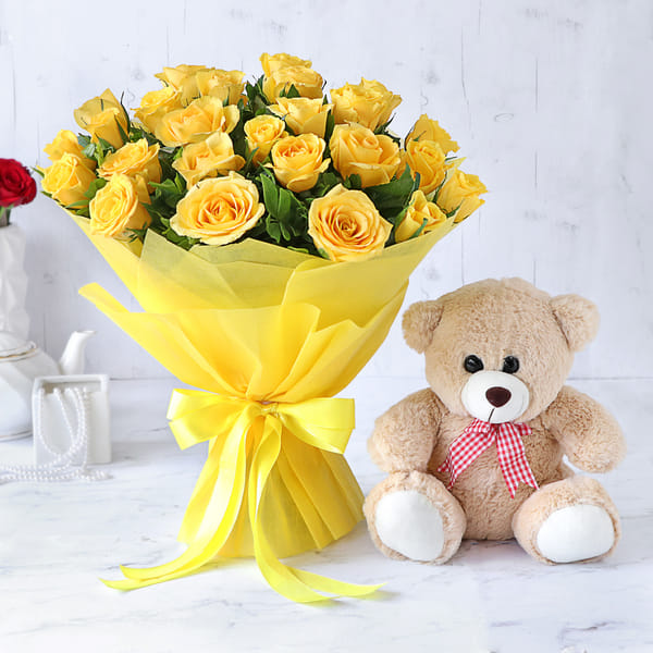 Bouquet of 25 Yellow Roses with Pink Teddy