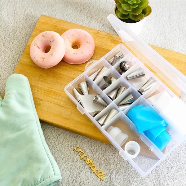 Cake Decorator Set With A Box