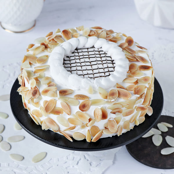 Celestial Vanilla Almond Cake (2 Kg)