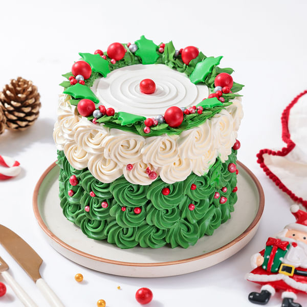 Cheerful Christmas Wreath Cream Cake