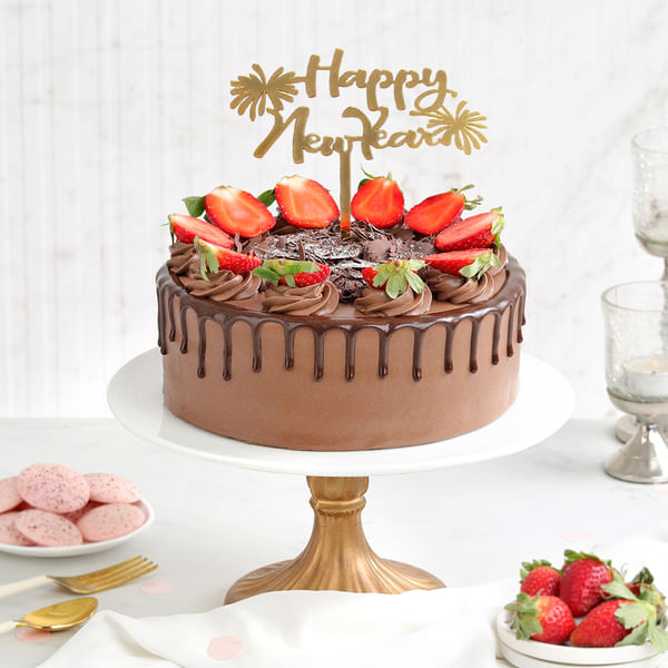 Choco And Berries New Year Cake (500 Gm)