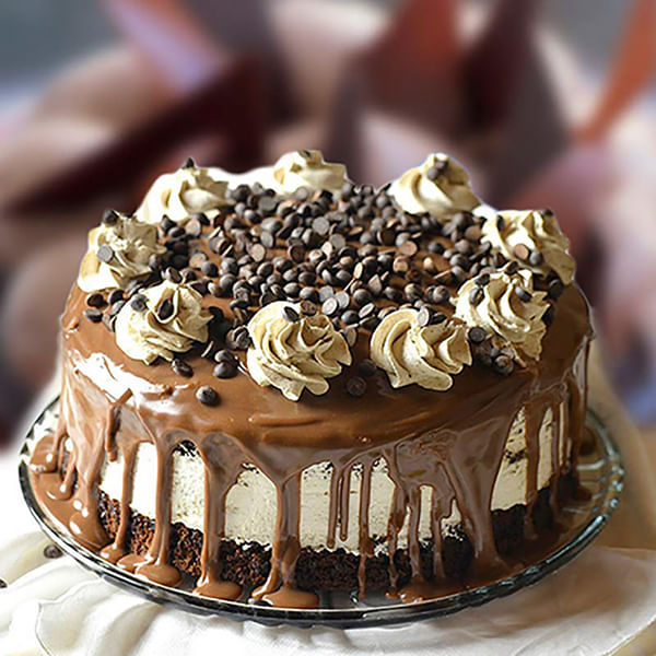 CHOCOLATE CREAM CAKE WITH CHIPS 2.2LB