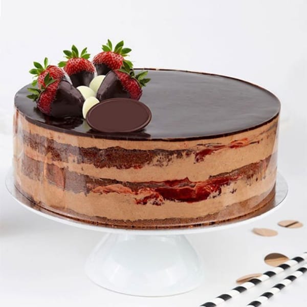 Chocolate Strawberry Cake