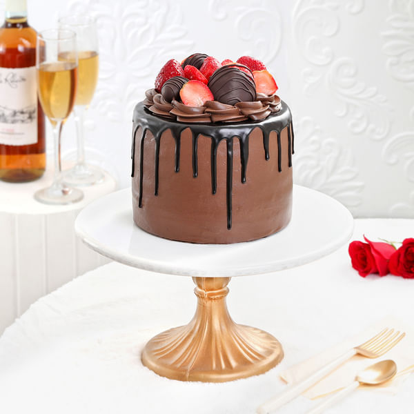 Chocolate Strawberry Fresh Cream Cake (1 Kg)