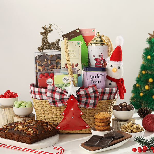 Christmas Goodies Gift Basket Hamper
