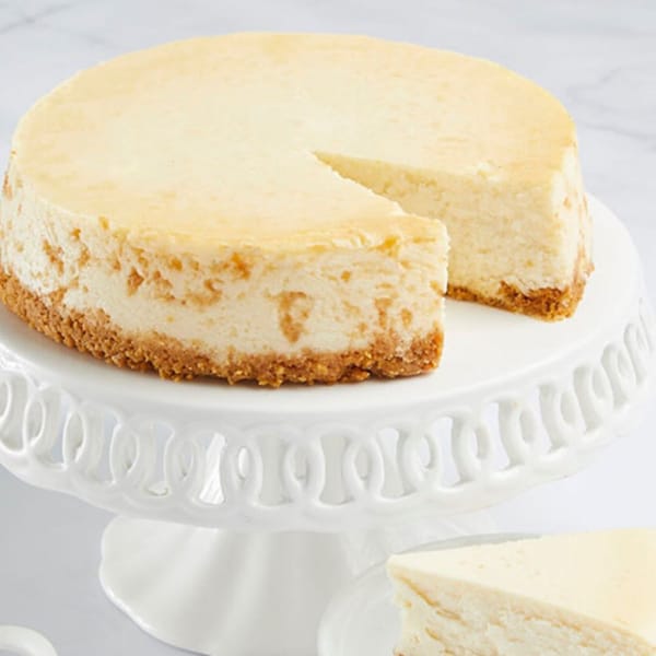 Classic Creamy Cheesecake
