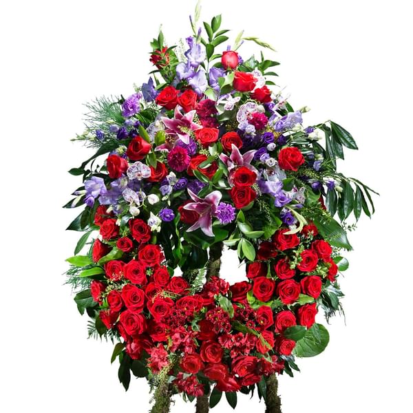 Classic Wreath in red shades with headboard
