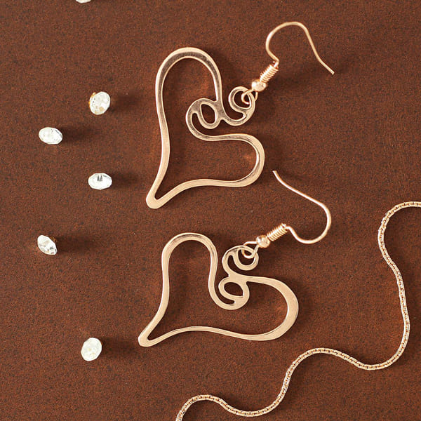 Contemporary Styled Heart Shaped Danglers