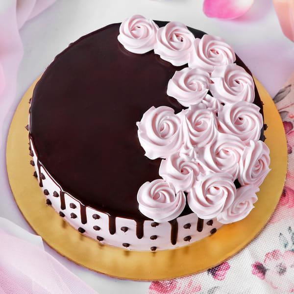 Creme Rose Decorated Chocolate Cake