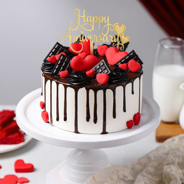 Decadent Romance Red Velvet Anniversary Cake (750 Gm)