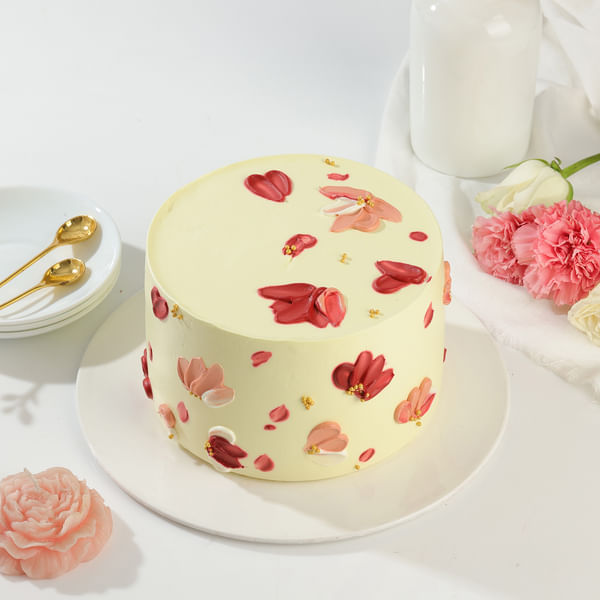 Delicious Blooms Cake