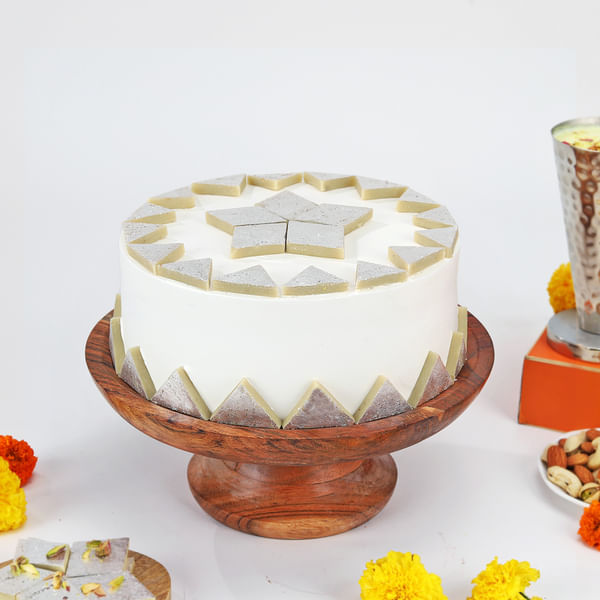 Delicious Kaju Katli Cake (2 Kg)