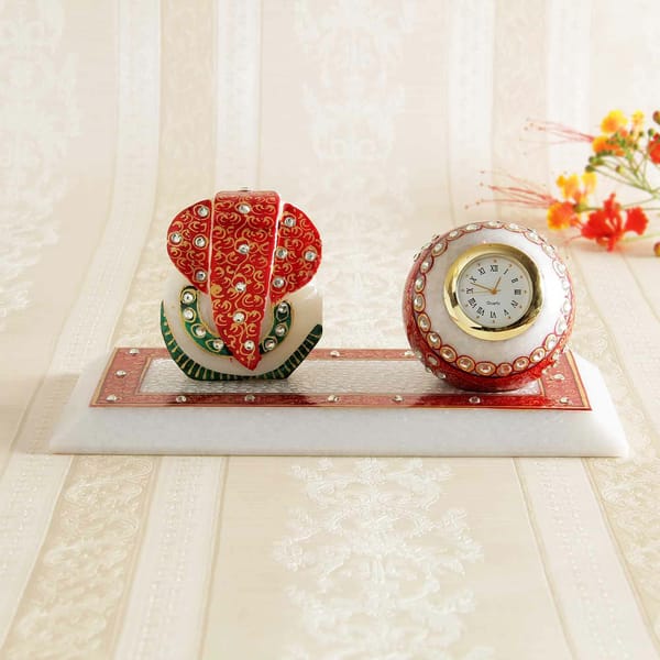 Delightful Traditional Table Clock