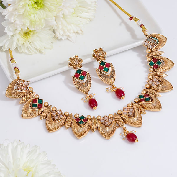 Elegant Collar Necklace Set