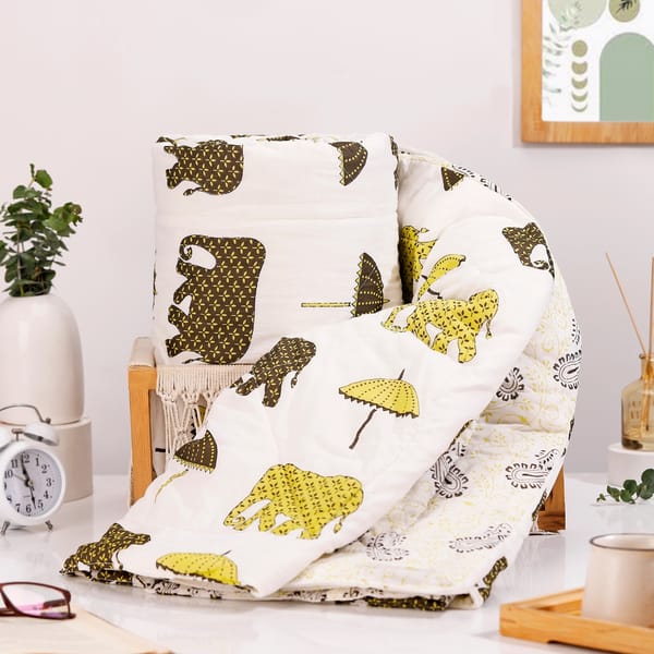 Elephant And Umbrella Mul Mul Cotton Quilt
