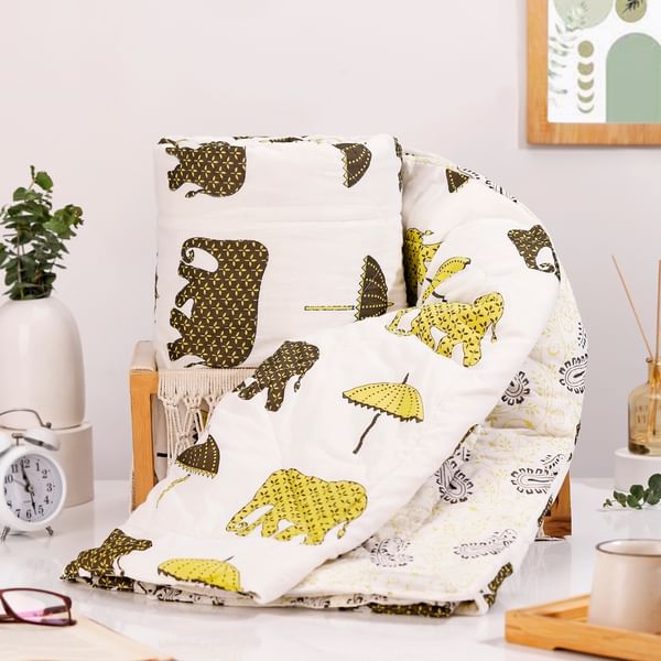 Elephant And Umbrella Mul Mul Cotton Sheet