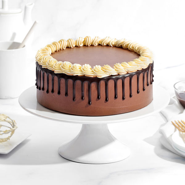 Euphoric Butter Cream Chocolate Drip Cake (500 gm)