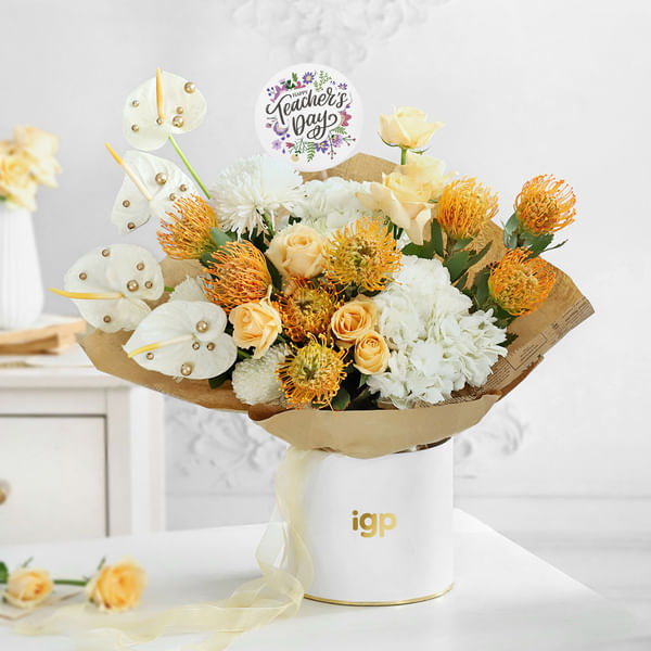 Fascinating Teachers Day Arrangement