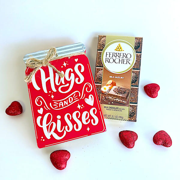 Ferrero Chocolate Bar & Wooden Table Decor Combo