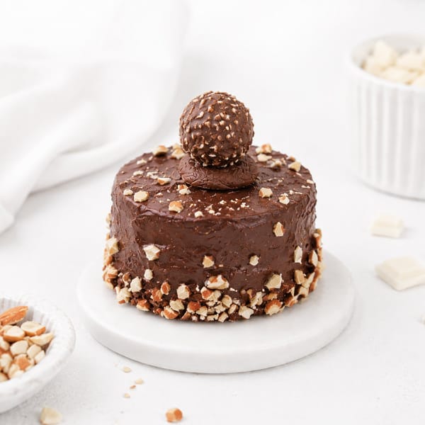 Ferrero Rocher Chocolate Cake (250 g)