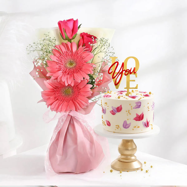 Floral Cake with Elegant Flower Bouquet