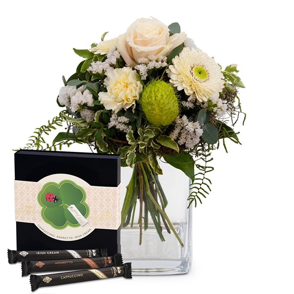 Flower bouquet 'Pure Harmony' with Gottlieber Hueppen 'Good