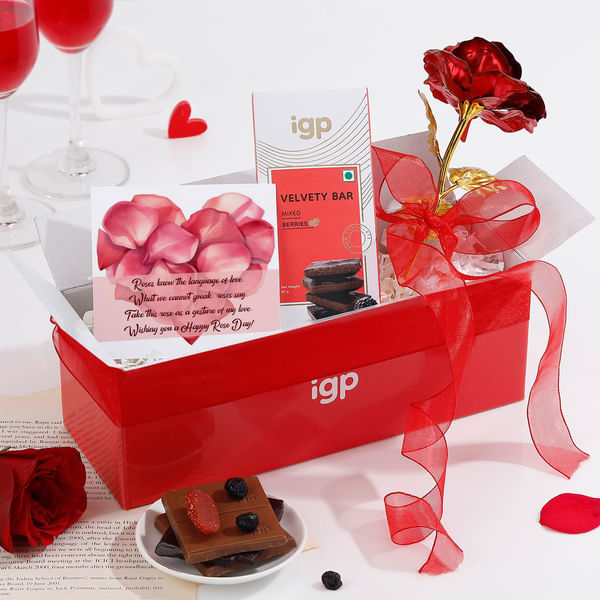 Golden Rose Day Hamper