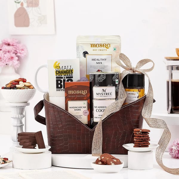 Golden Sweets Munchies Gift Basket