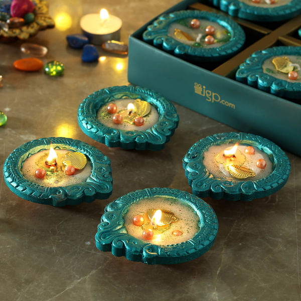 Hand Painted Clay Diya with Pearls (Set of 4)