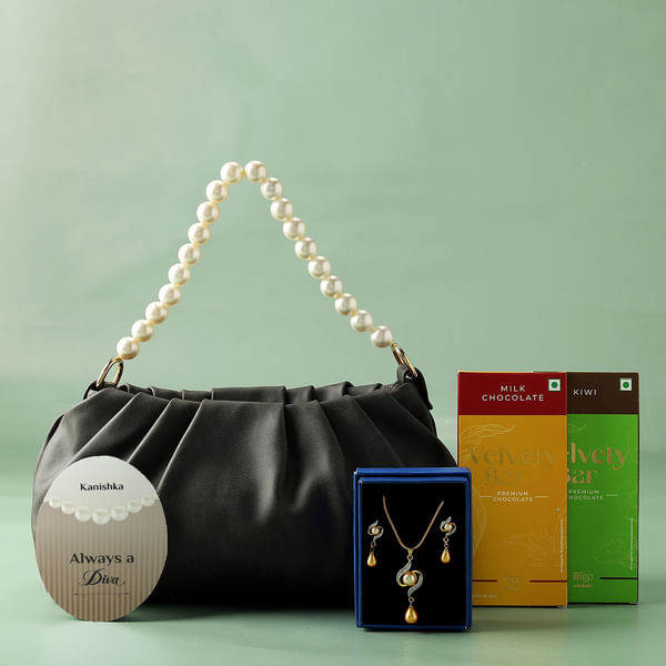 Handbag Hamper with Personalized Card