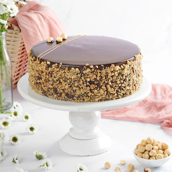Hazelnut Crunch Chocolate Cake (Half Kg)