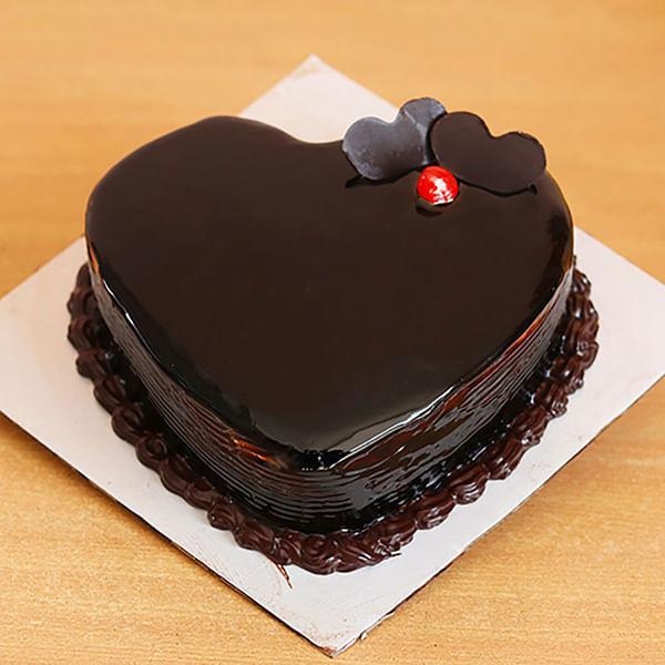 HEART SHAPED CHOCOLATE GLAZED CAKE 1 KG