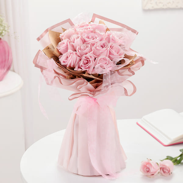 Heartfelt 15 Avalanche Rose Bouquet