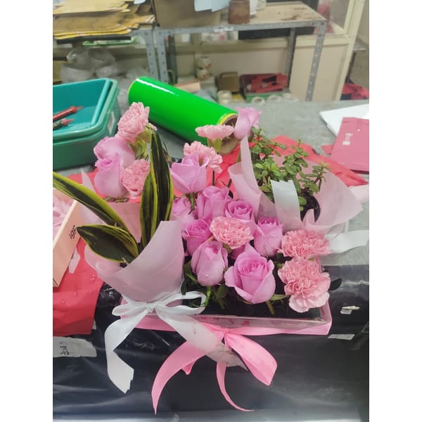 Hyundai Flower Hamper
